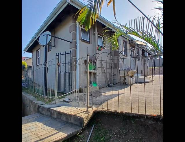 3 BEDROOM HOUSE FOR SALE IN MONTCLAIR